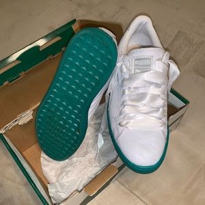 White Gum Sole Turquoise Puma Heart Sneaker